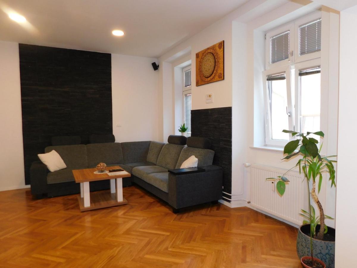 Modern Apartment Hrenova Street Любляна Екстериор снимка